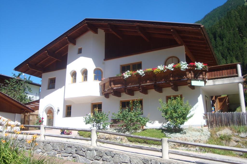 Alpenhaus Christian Apartamento Neustift im Stubaital Exterior foto