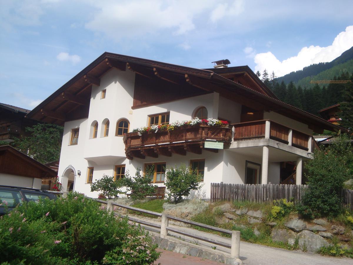 Alpenhaus Christian Apartamento Neustift im Stubaital Exterior foto